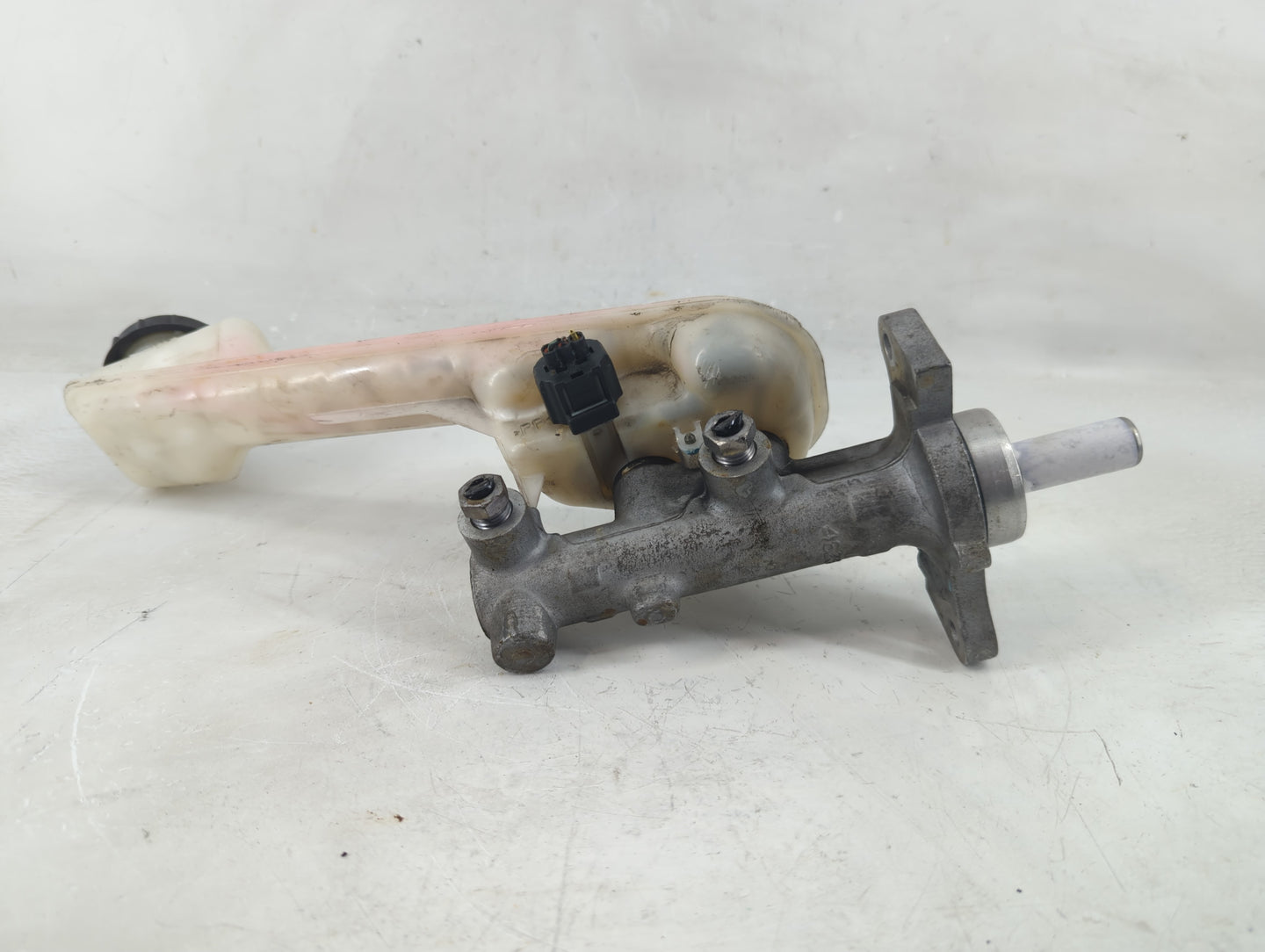 2007-2010 Ford Edge Brake Master Cylinder - Oemusedautoparts1.com