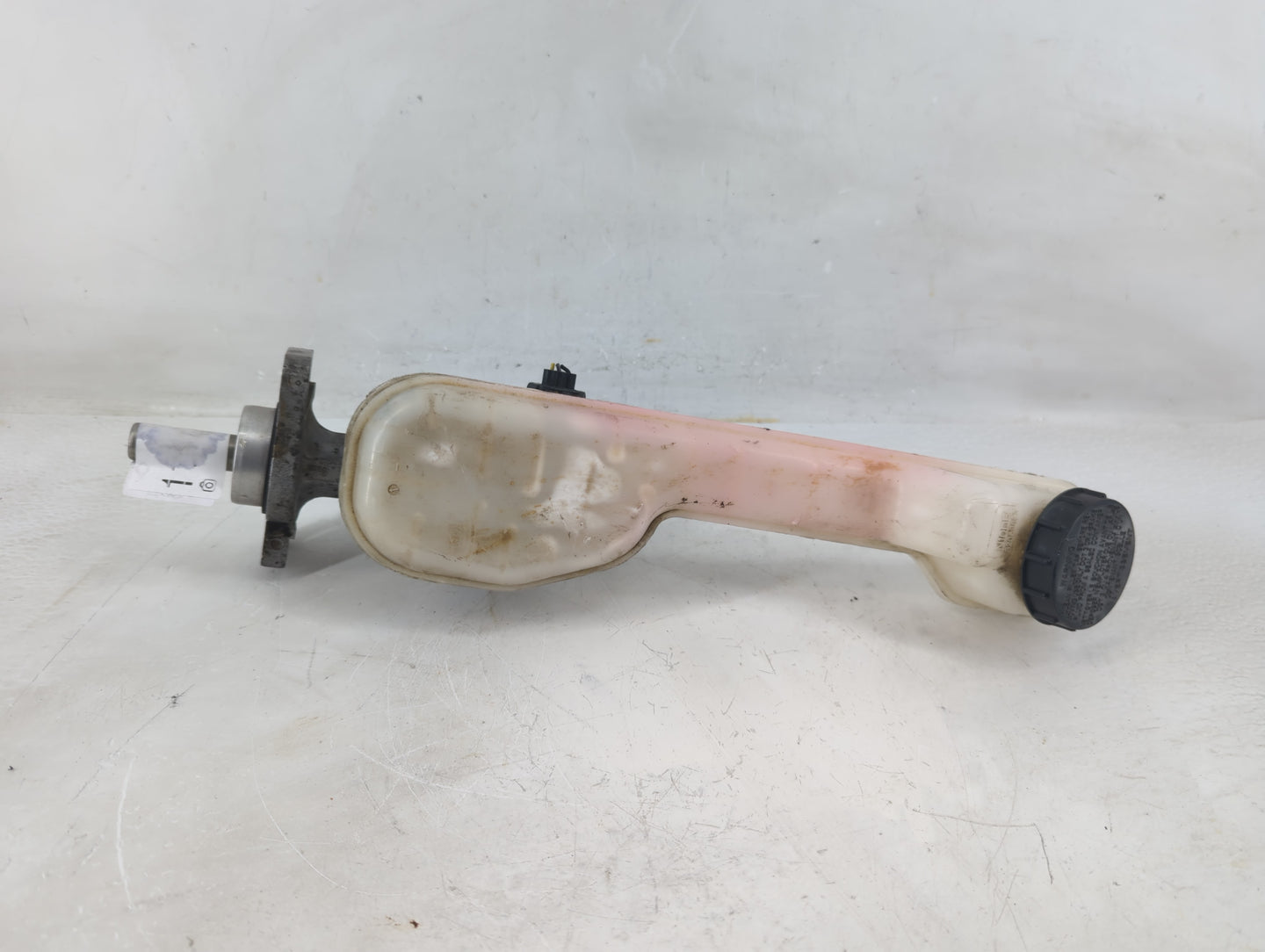 2007-2010 Ford Edge Brake Master Cylinder - Oemusedautoparts1.com