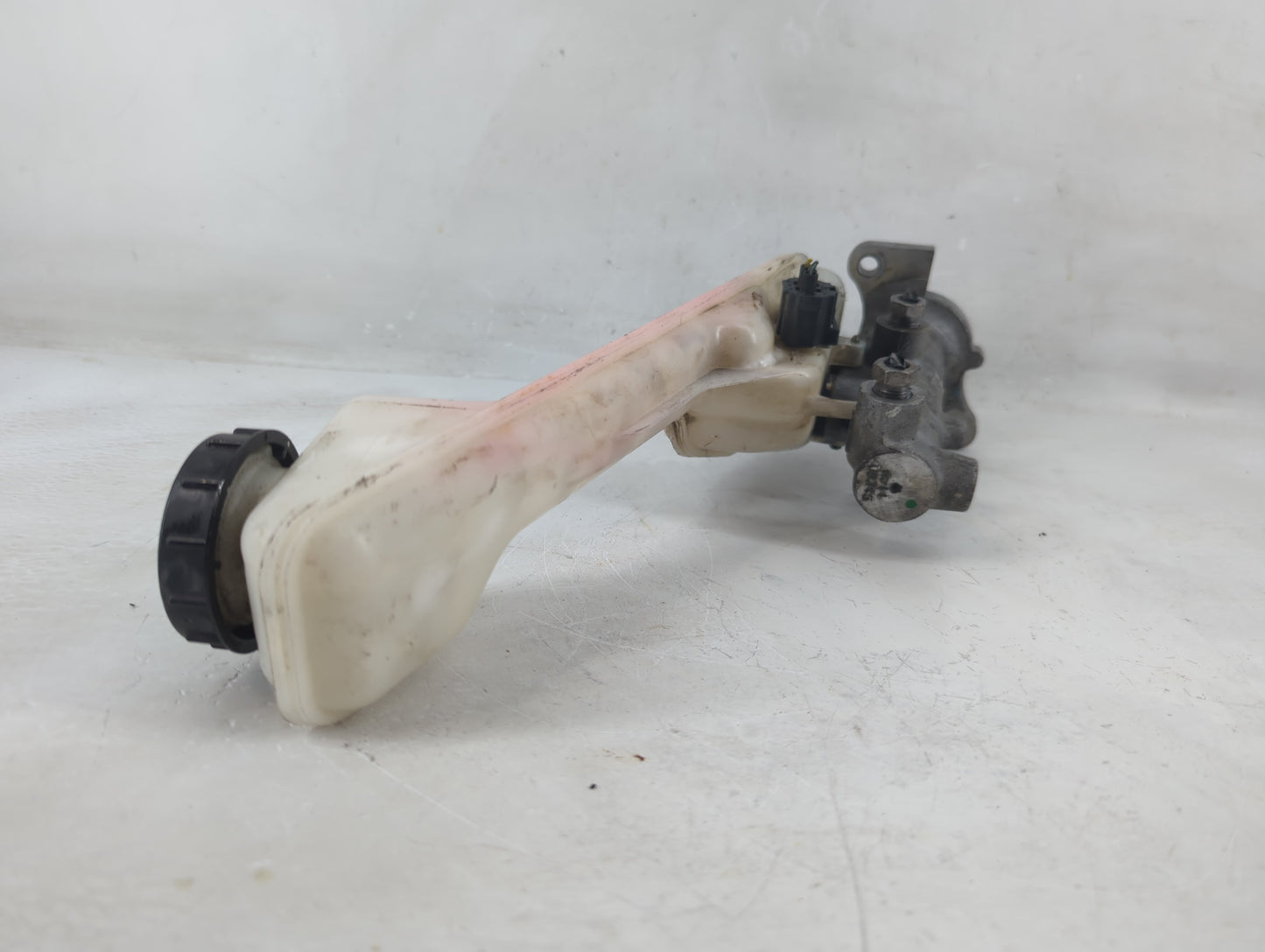 2007-2010 Ford Edge Brake Master Cylinder - Oemusedautoparts1.com