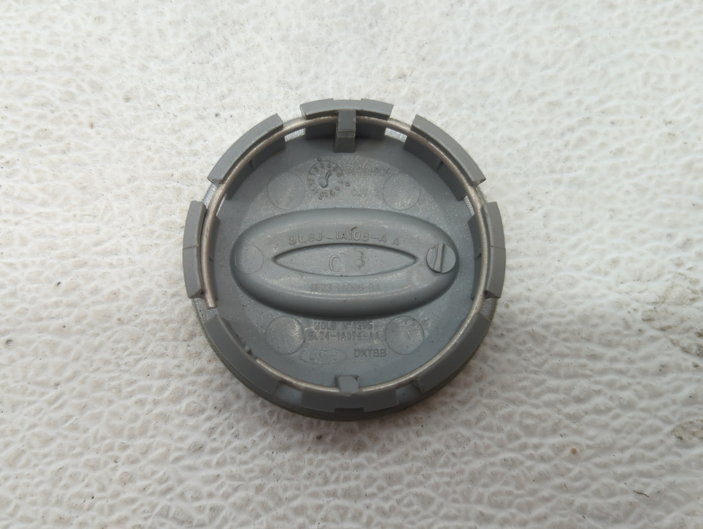 2009 Ford Edge Rim Wheel Center Cap Silver - Oemusedautoparts1.com
