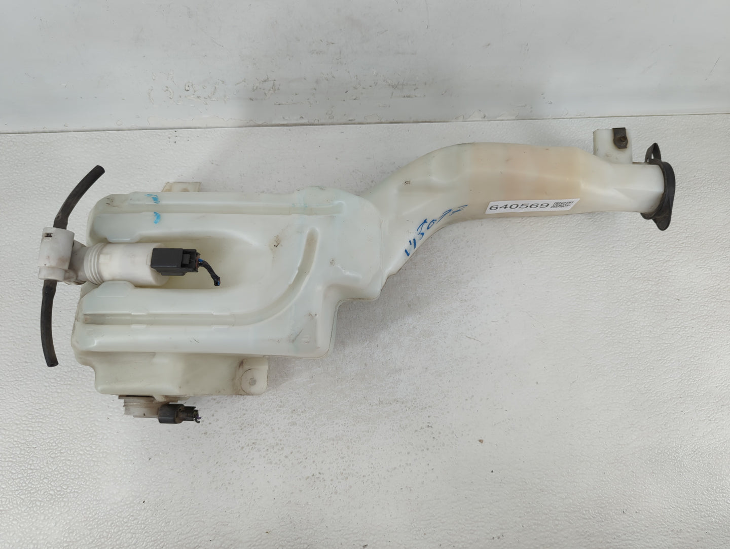 2007-2014 Ford Edge Windshield Washer Fluid Reservoir Bottle Oem - Oemusedautoparts1.com