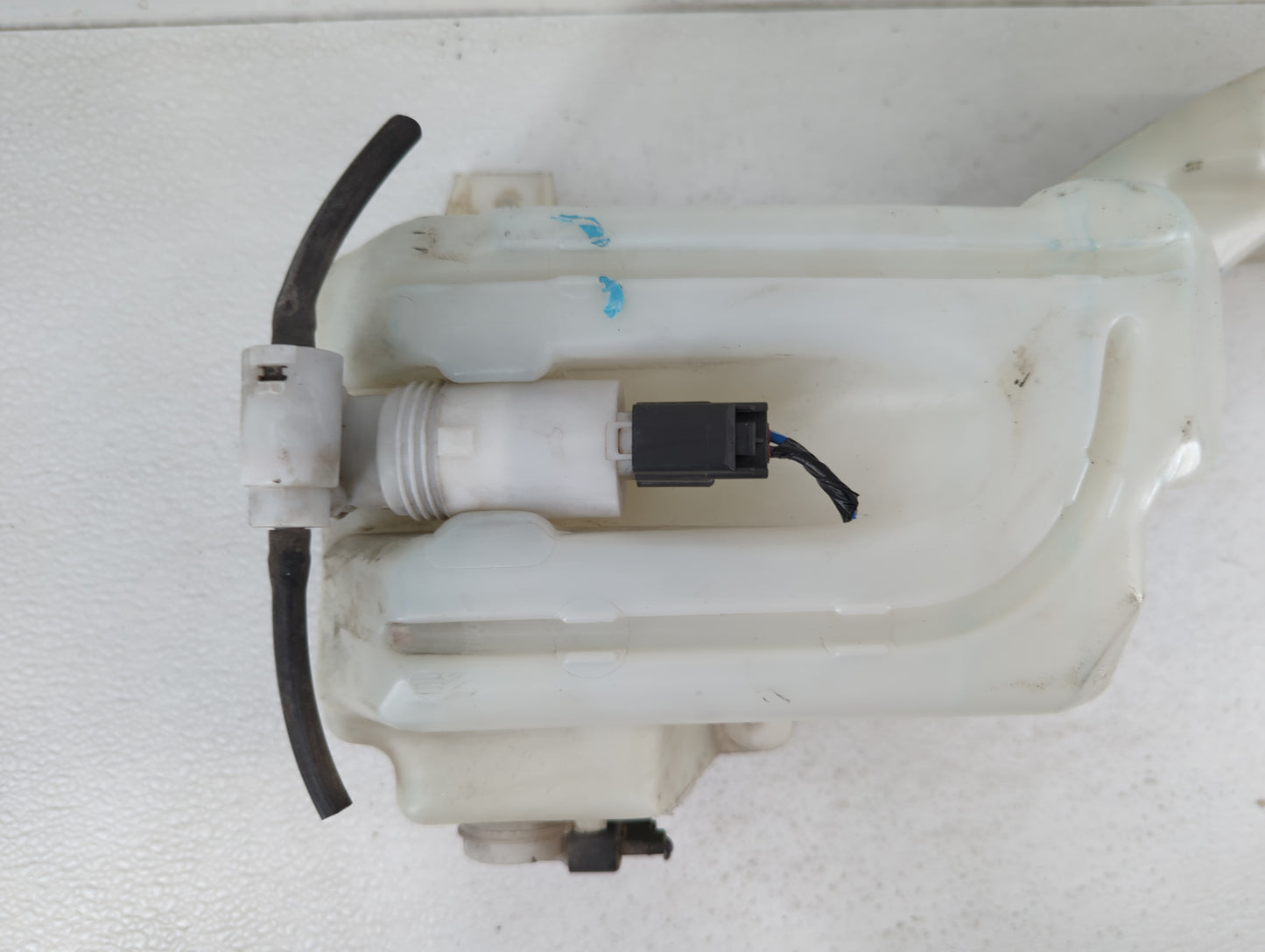 2007-2014 Ford Edge Windshield Washer Fluid Reservoir Bottle Oem - Oemusedautoparts1.com