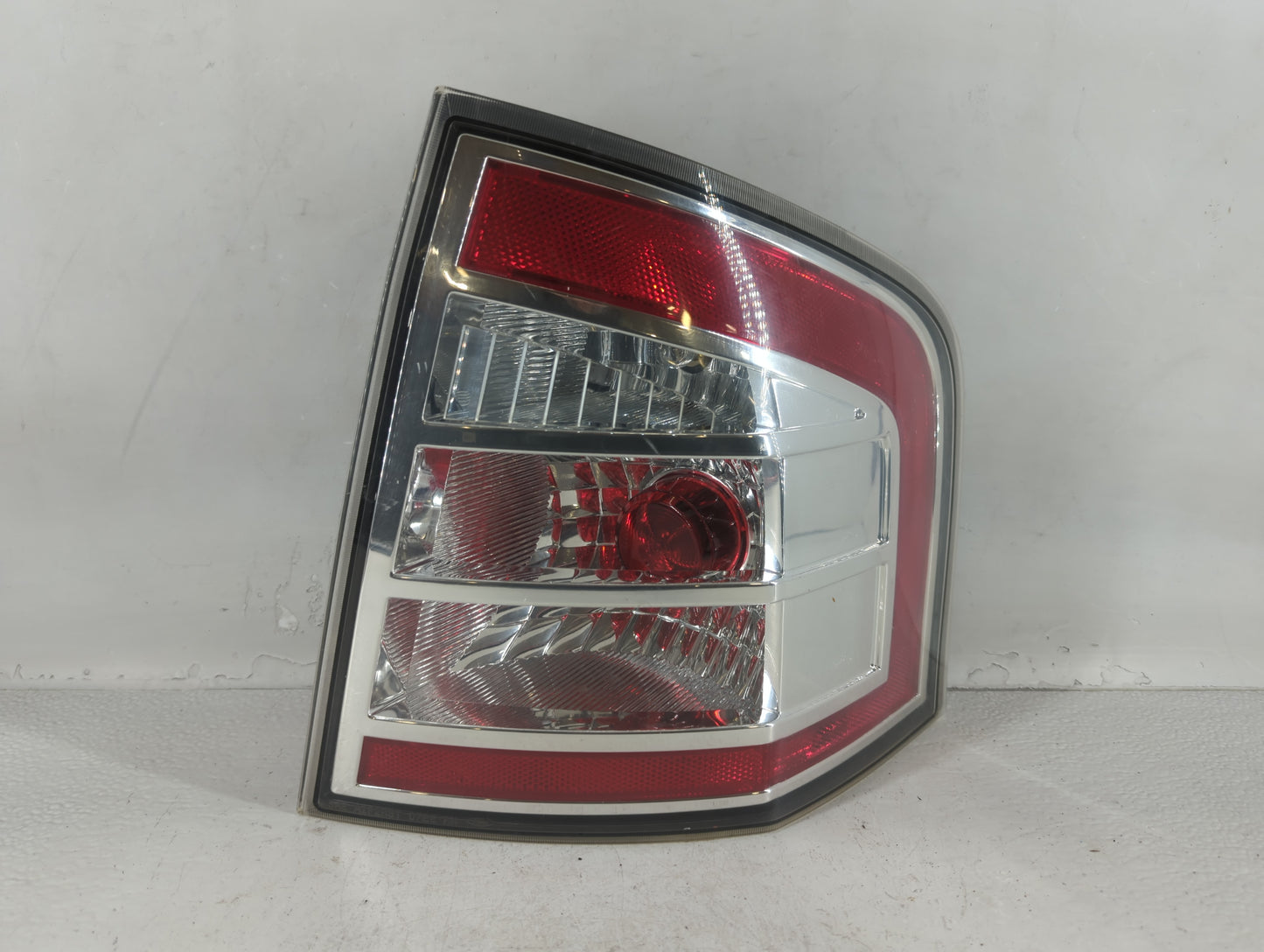 2007-2010 Ford Edge Tail Light Assembly Passenger Right OEM P/N:7T43-13B504-B Fits Fits 2007 2008 2009 2010 OEM Used Auto Pa