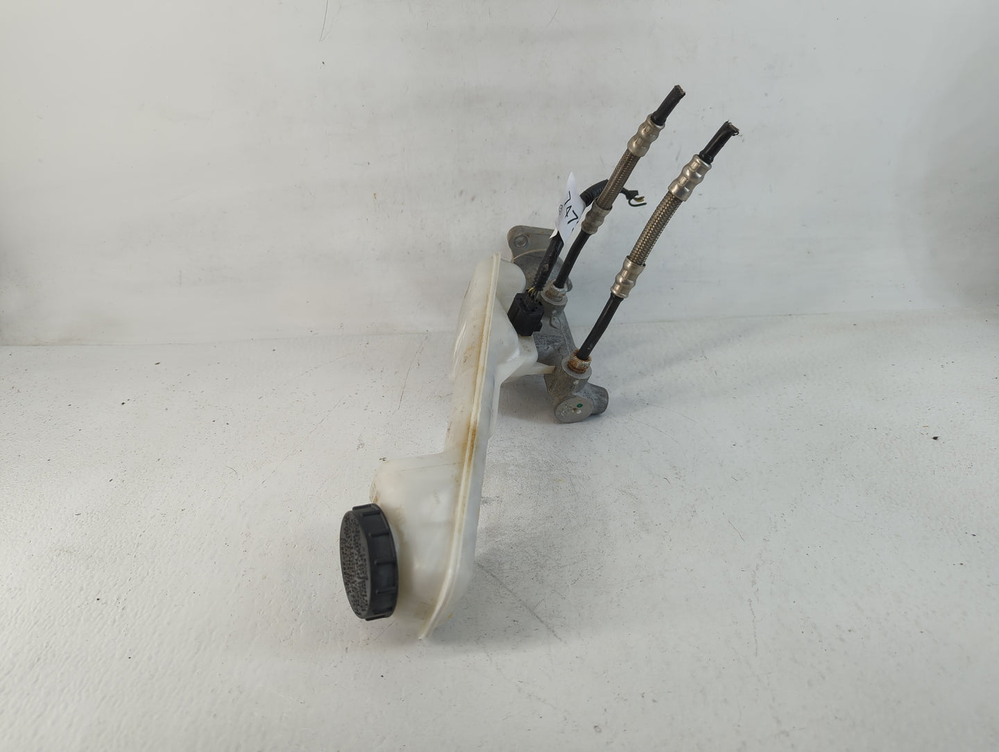 2007-2010 Ford Edge Brake Master Cylinder - Oemusedautoparts1.com