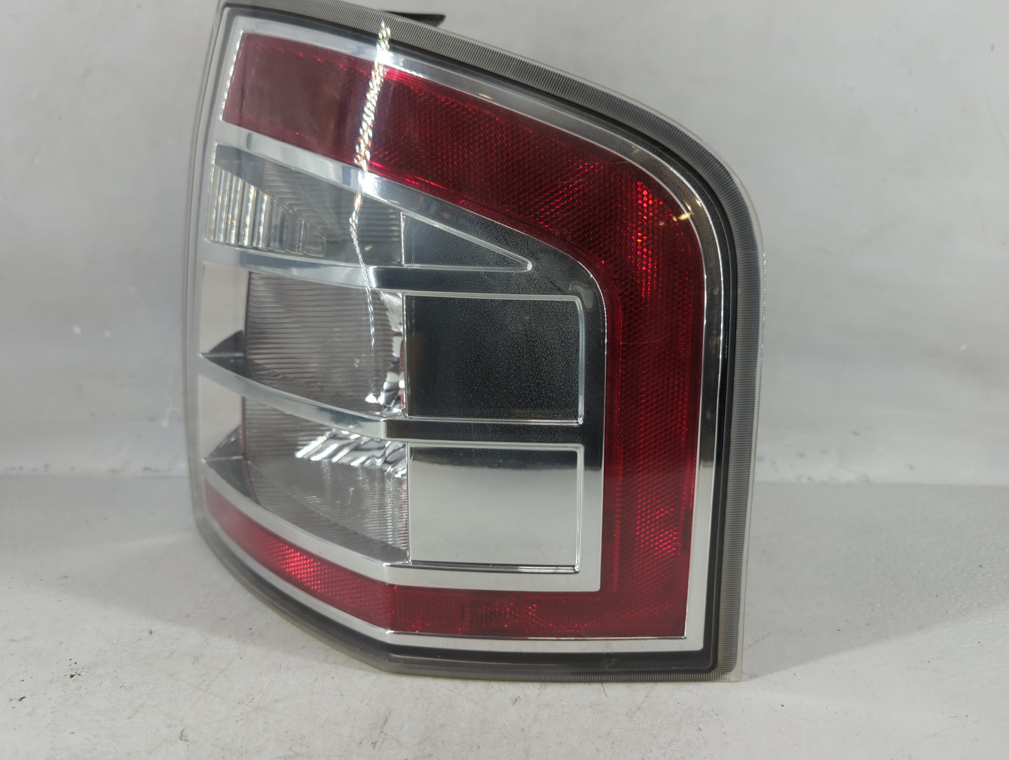 2007-2010 Ford Edge Tail Light Assembly Passenger Right OEM P/N:9T43-13B504-B Fits Fits 2007 2008 2009 2010 OEM Used Auto Pa