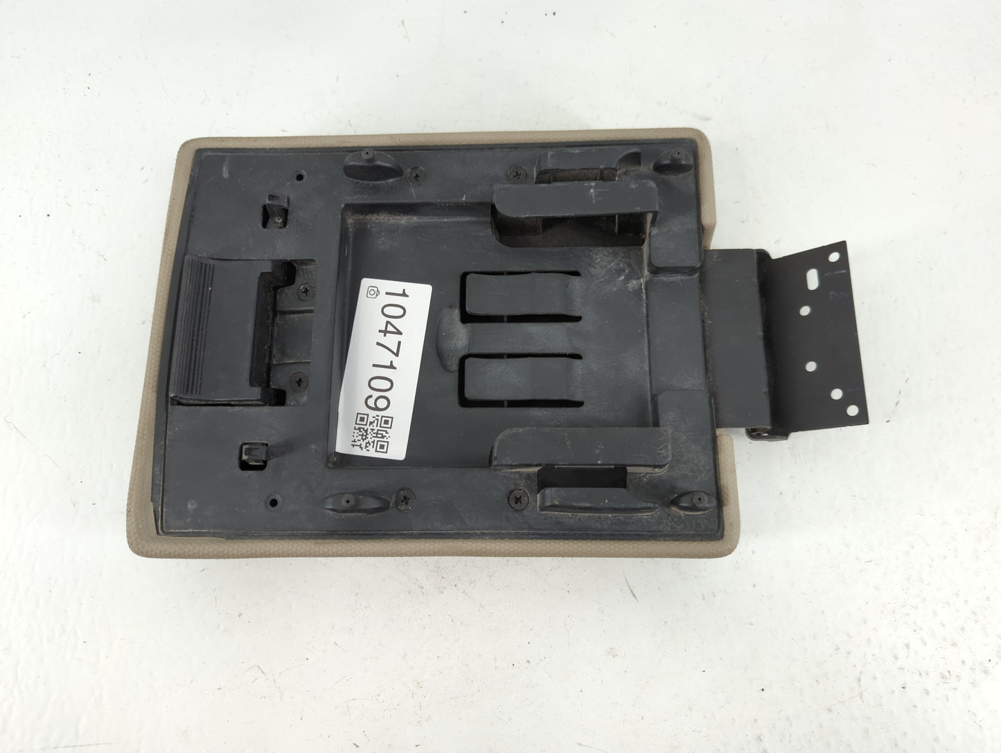 2009-2012 Ford Escape Center Console Armrest Cover Lid P/N:KF3036A001 Fits Fits 2009 2010 2011 2012 OEM Used Auto Parts - Oe
