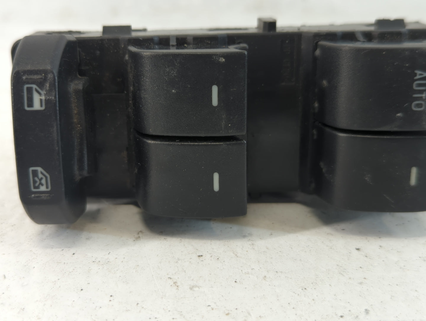 2008-2012 Ford Escape Master Power Window Switch Replacement Driver Side Left P/N:8L8T-14540-A Fits Fits 2008 2009 2010 2011