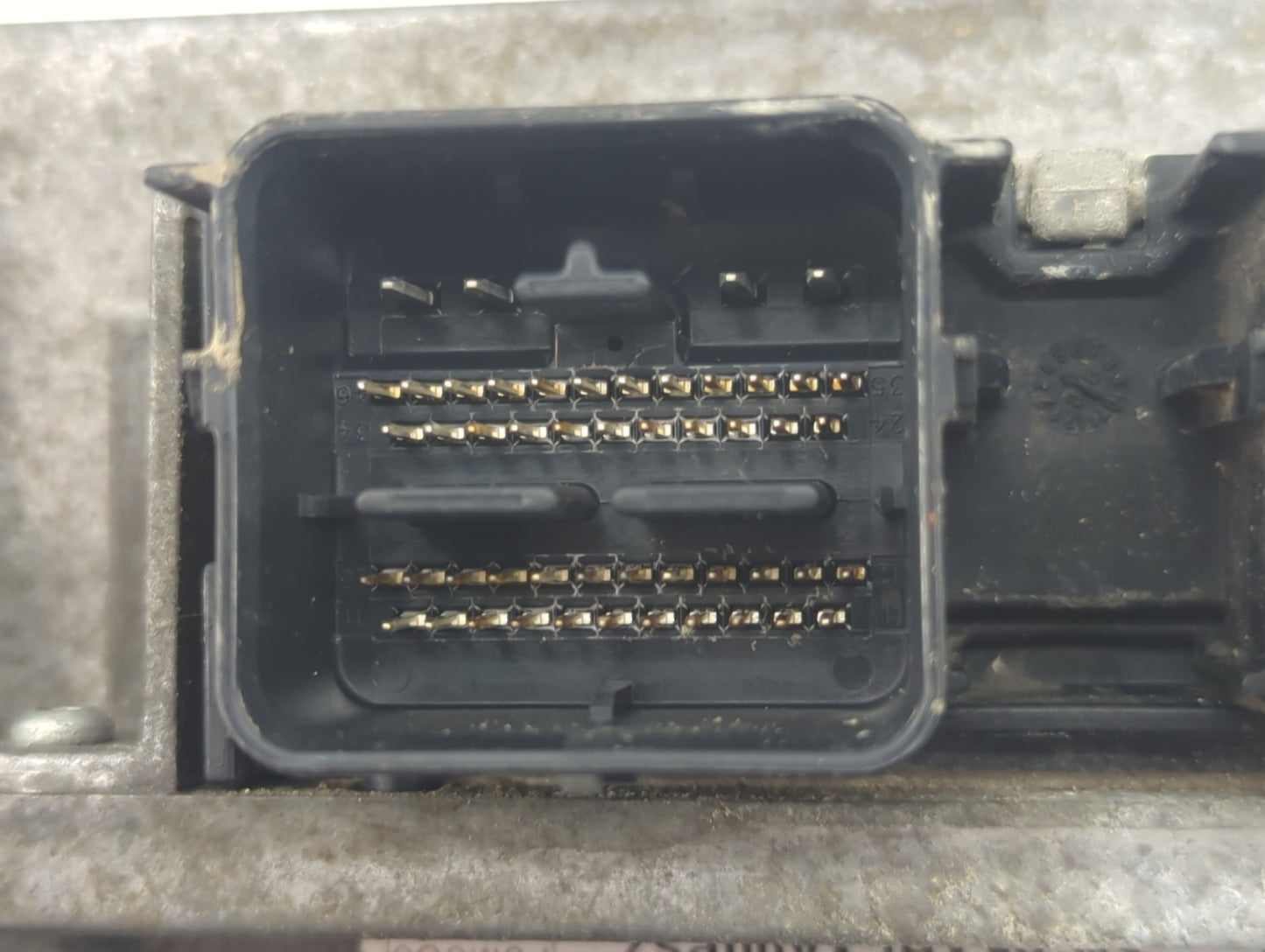 2009 Ford Escape PCM Engine Control Computer ECU ECM PCU OEM Fits Fits 2010 2011 OEM Used Auto Parts - Oemusedautoparts1.com