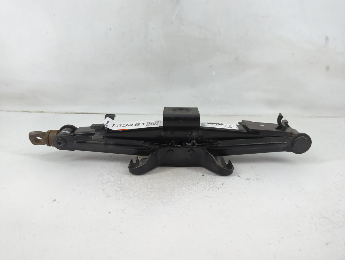 2009 Ford Escape Spare Scissor Car Jack 1123461 - Oemusedautoparts1.com
