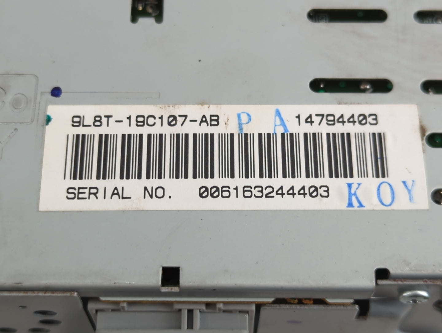 2009 Ford Escape Radio AM FM Cd Player Receiver Replacement P/N:9L8T-19C107-AB Fits OEM Used Auto Parts - Oemusedautoparts1.