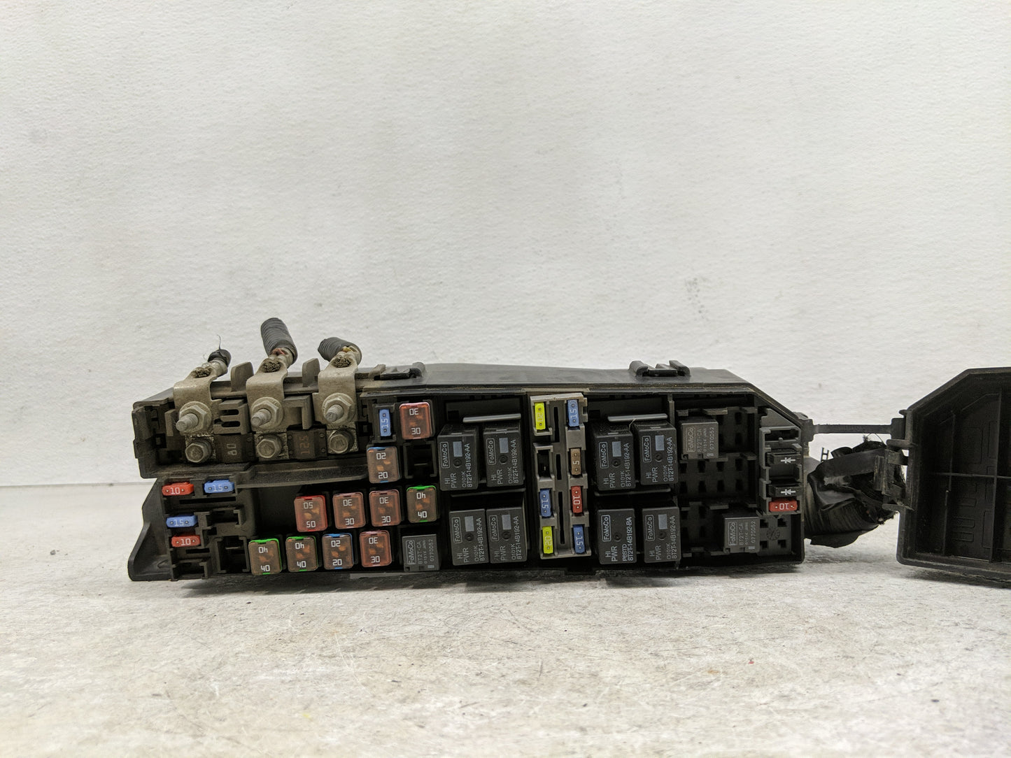 2011-2012 Ford Escape Fusebox Fuse Box Panel Relay Module P/N:8L8T-14A003-AE 3B0790100 Fits Fits 2011 2012 OEM Used Auto Par