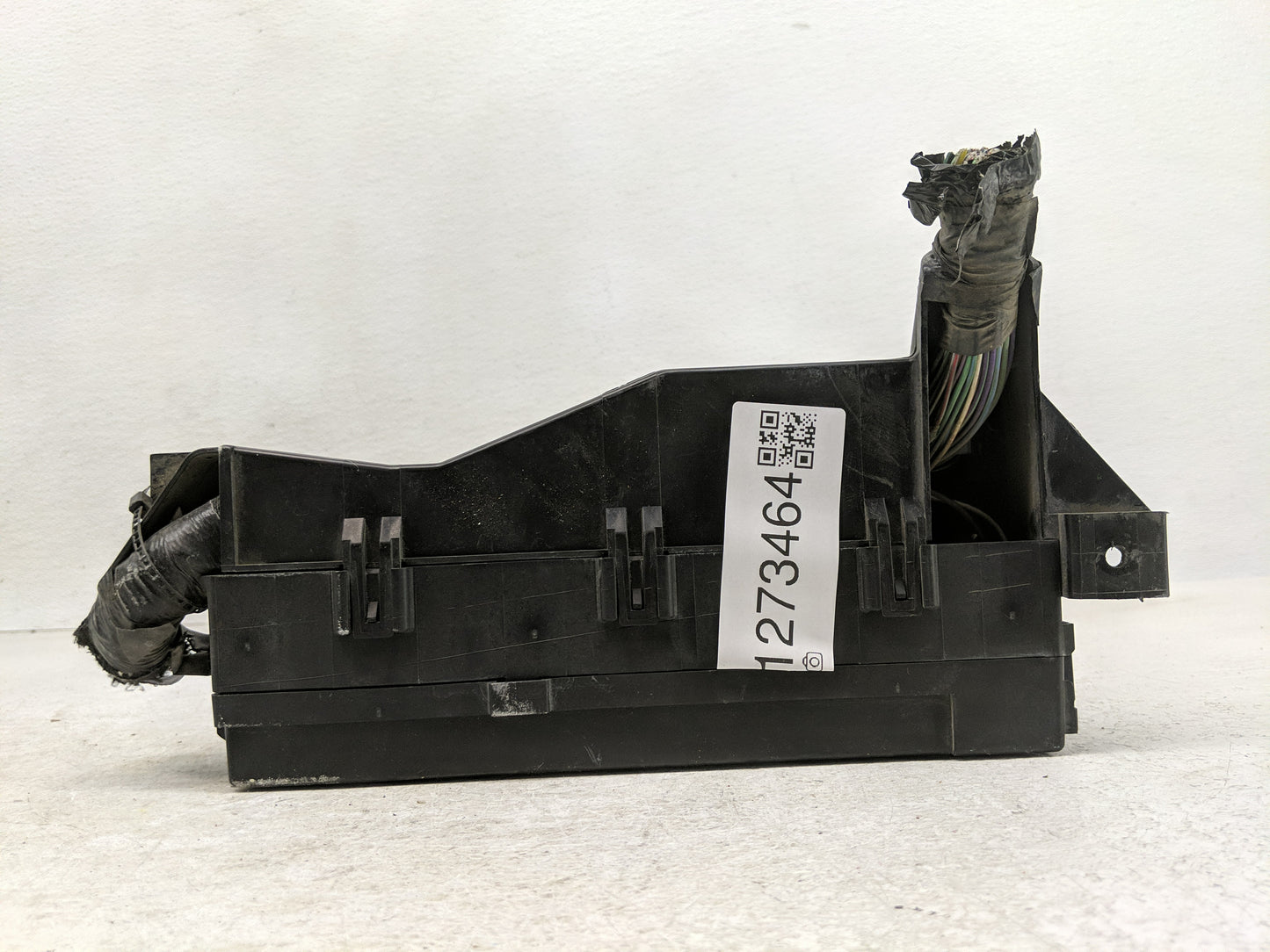 2011-2012 Ford Escape Fusebox Fuse Box Panel Relay Module P/N:8L8T-14A003-AE 3B0790100 Fits Fits 2011 2012 OEM Used Auto Par