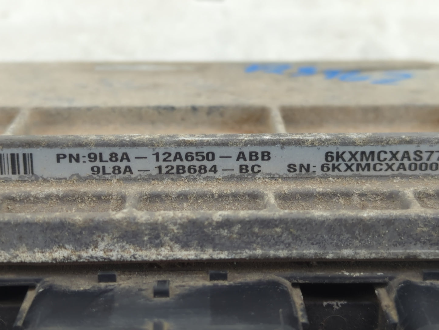2009 Ford Escape PCM Engine Control Computer ECU ECM PCU OEM P/N:9L8A-12B684-BC 9L8A-12A650-ABB Fits Fits 2010 2011 OEM Used