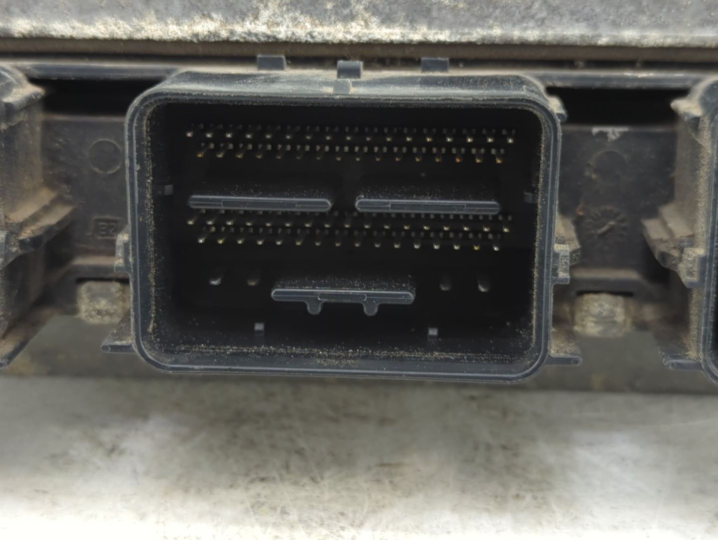 2009 Ford Escape PCM Engine Control Computer ECU ECM PCU OEM P/N:9L8A-12B684-BC 9L8A-12A650-ABB Fits Fits 2010 2011 OEM Used