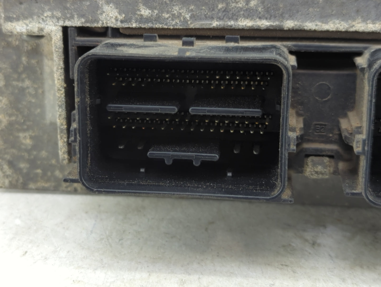 2009 Ford Escape PCM Engine Control Computer ECU ECM PCU OEM P/N:9L8A-12B684-BC 9L8A-12A650-ABB Fits Fits 2010 2011 OEM Used