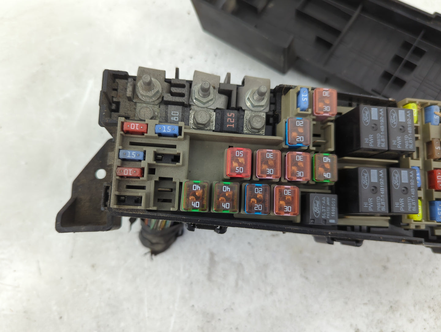 2009 Ford Escape Fusebox Fuse Box Panel Relay Module P/N:8L8T-14A003-AE Fits OEM Used Auto Parts - Oemusedautoparts1.com
