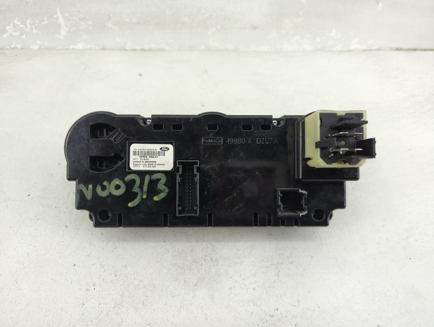 2009-2010 Ford Escape Climate Control Module Temperature AC/Heater Replacement P/N:9L84-19980-BA Fits Fits 2009 2010 OEM Use