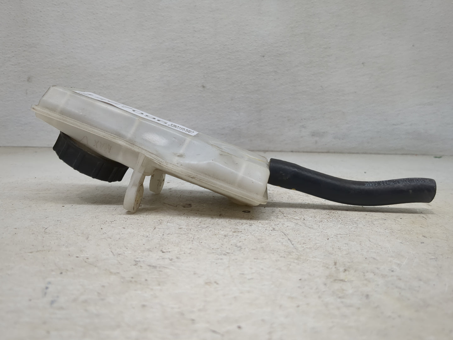 2008-2012 Ford Escape Windshield Washer Fluid Reservoir Bottle Oem 1467096 - Oemusedautoparts1.com