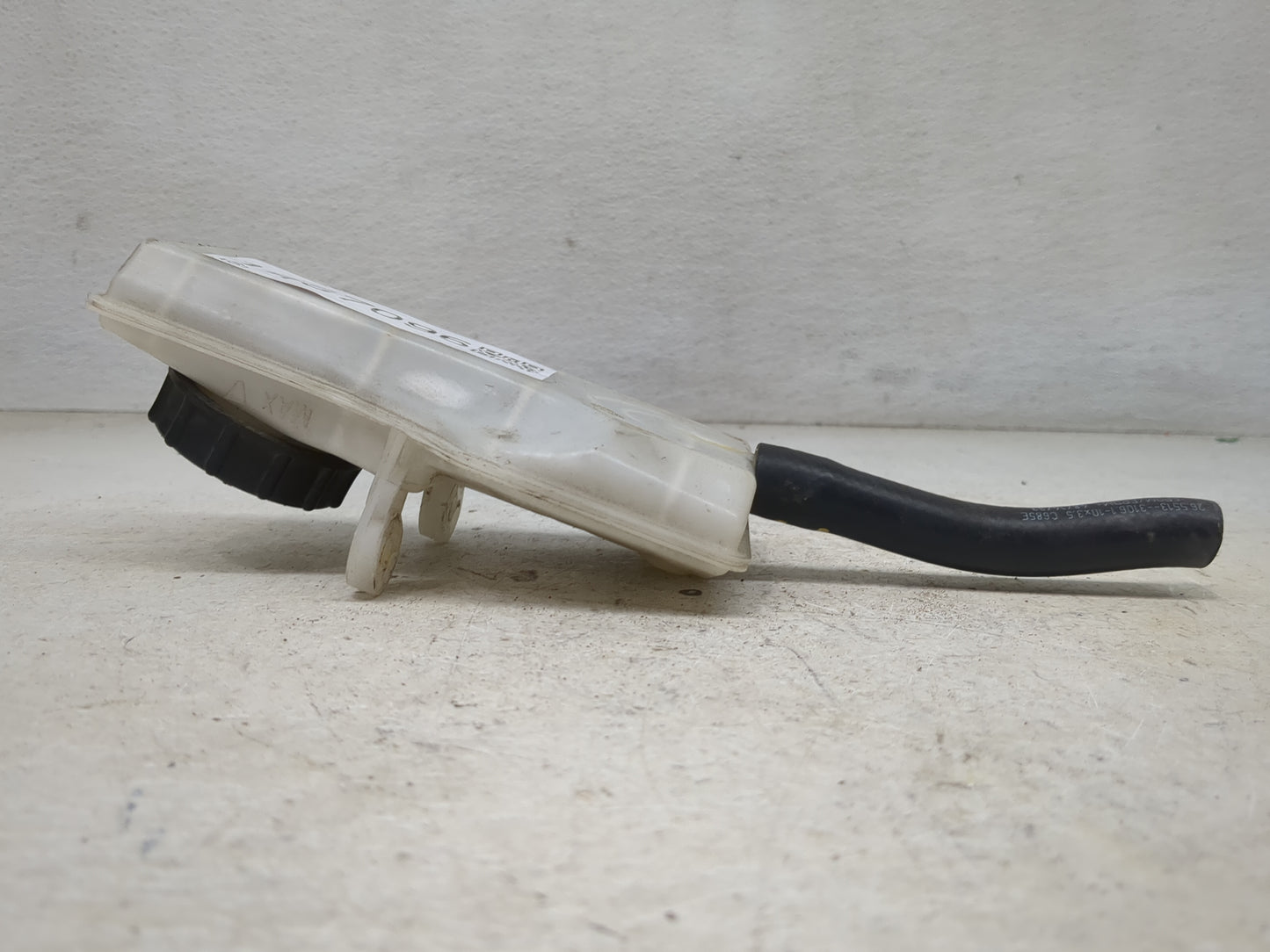 2008-2012 Ford Escape Windshield Washer Fluid Reservoir Bottle Oem 1467096 - Oemusedautoparts1.com