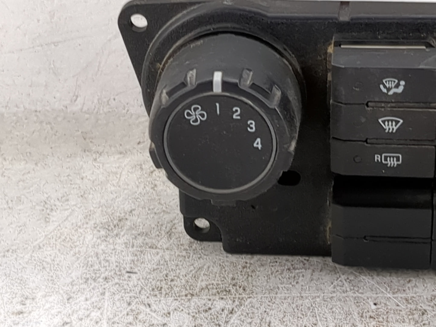 2008 Ford Escape Climate Control Module Temperature AC/Heater Replacement P/N:9L84-19980-AA Fits OEM Used Auto Parts - Oemus