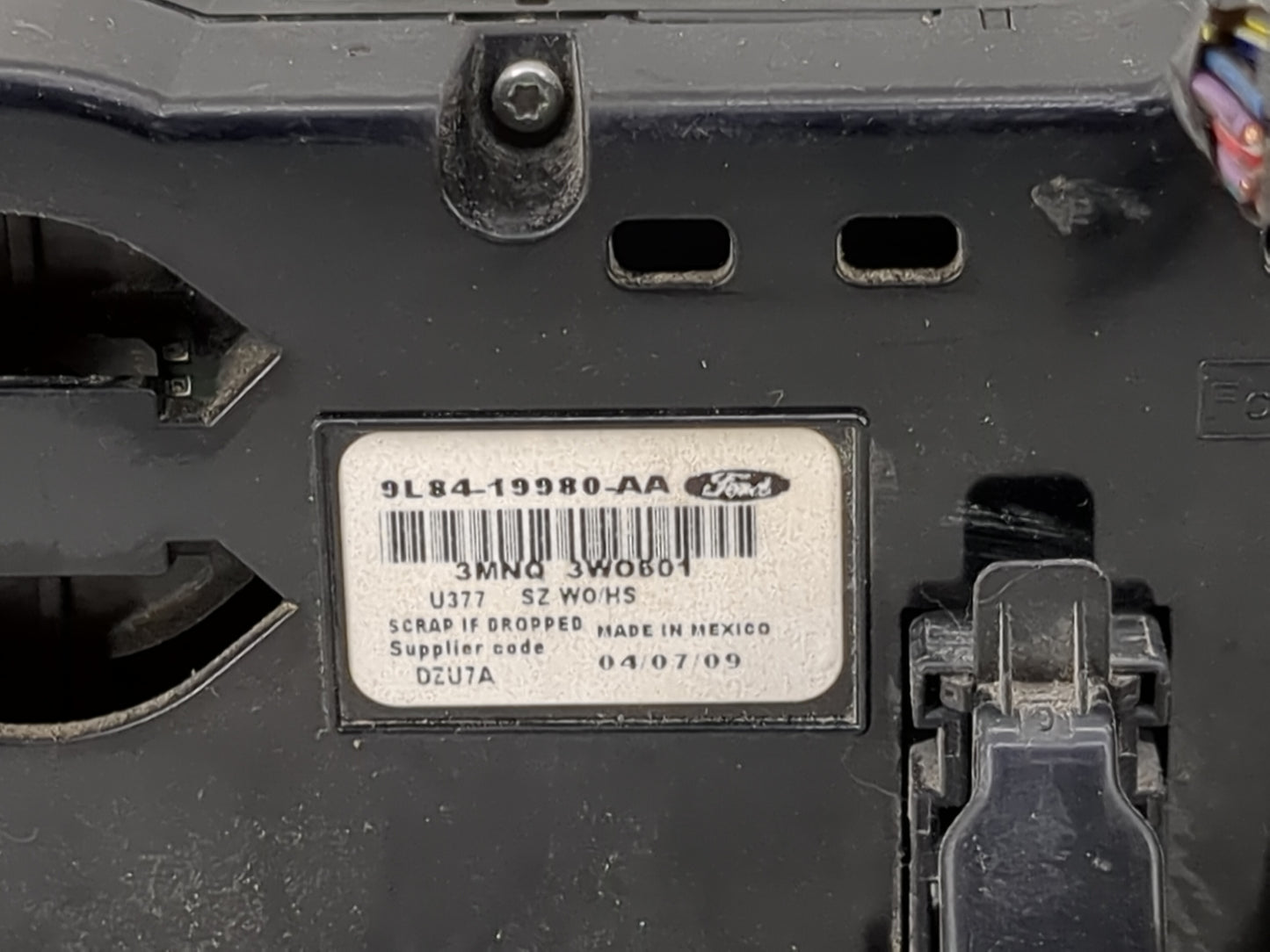 2008 Ford Escape Climate Control Module Temperature AC/Heater Replacement P/N:9L84-19980-AA Fits OEM Used Auto Parts - Oemus