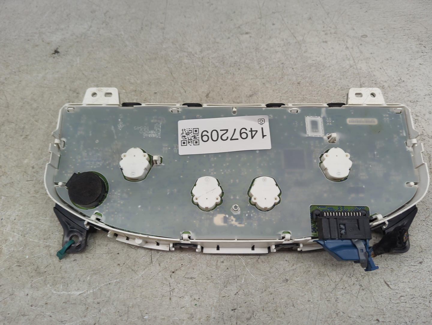 2009 Ford Escape Instrument Cluster Speedometer Gauges P/N:10890 ENMHA Miles: Fits OEM Used Auto Parts - Oemusedautoparts1.c