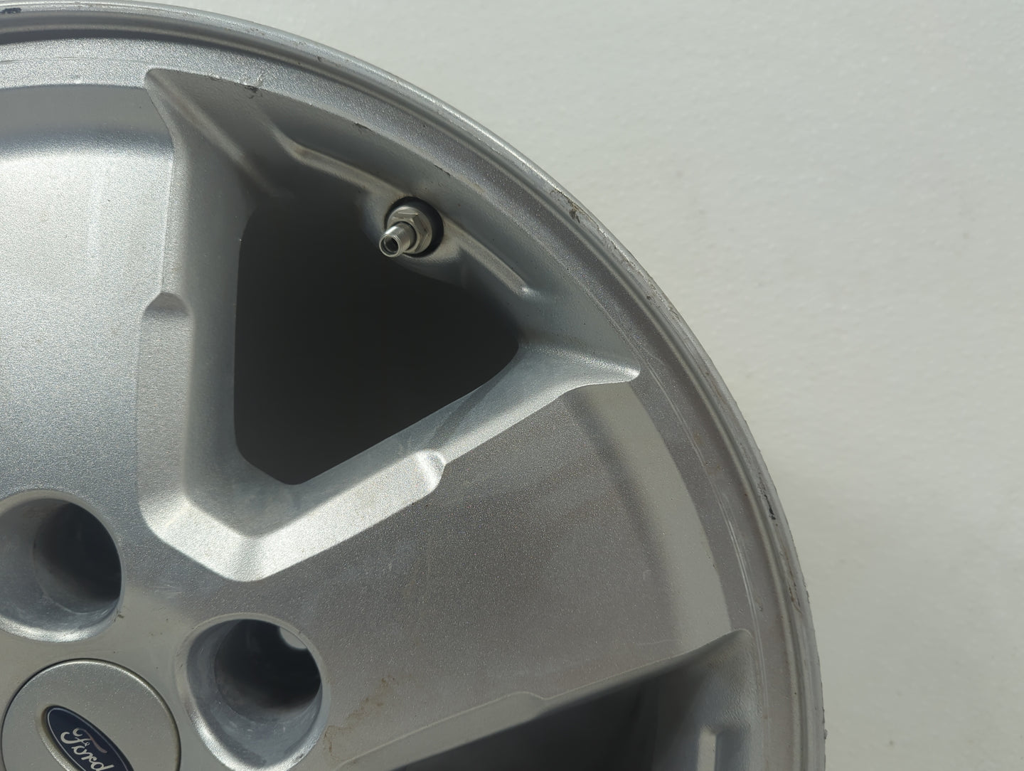 2009 Ford Escape Oem Wheel Rim 5024394 - Oemusedautoparts1.com