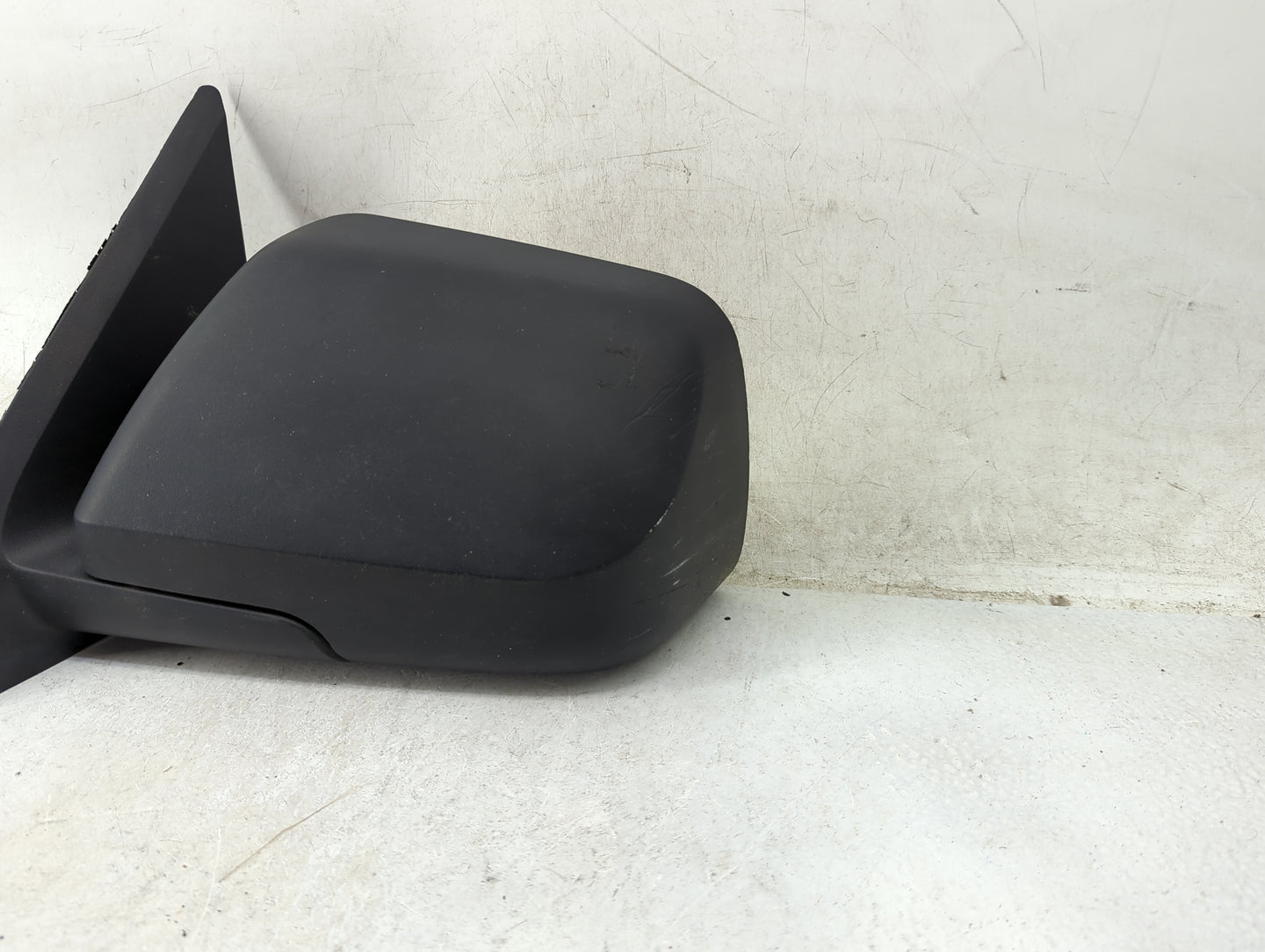 2008-2009 Ford Escape Driver Side View Mirror - Left Door Mirror OEM Used - Oemusedautoparts1.com