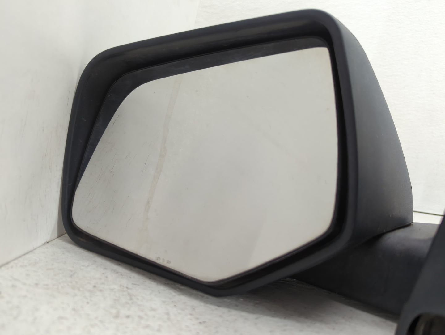2008-2009 Ford Escape Driver Side View Mirror - Left Door Mirror OEM Used - Oemusedautoparts1.com