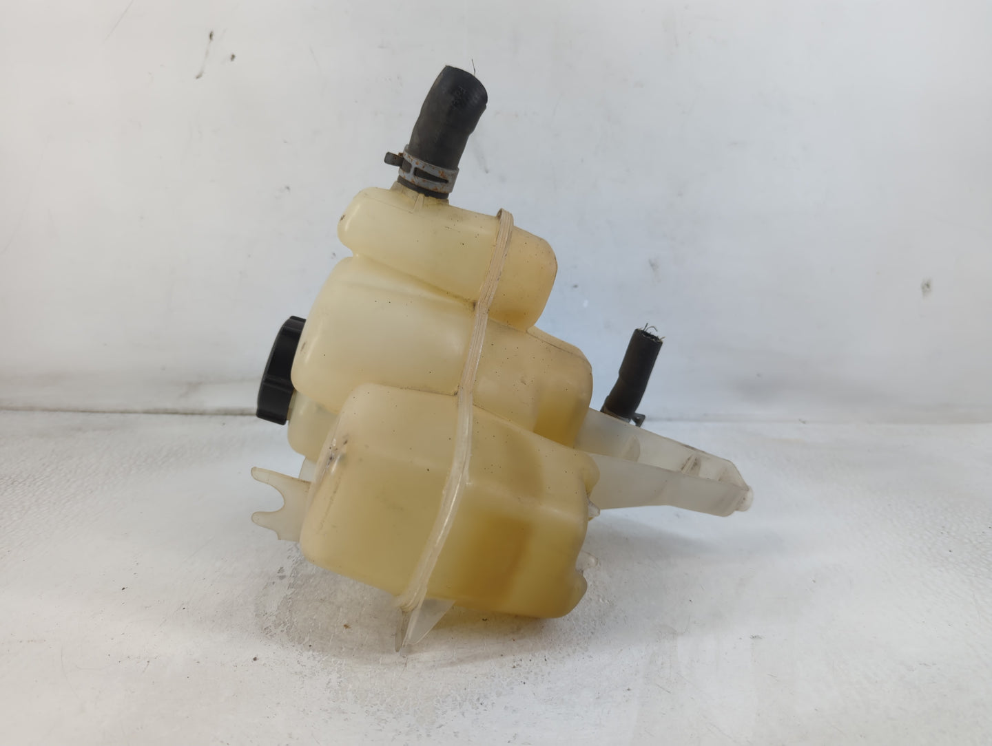 2001-2012 Ford Escape Radiator Coolant Overflow Expansion Tank Bottle 789179 - Oemusedautoparts1.com