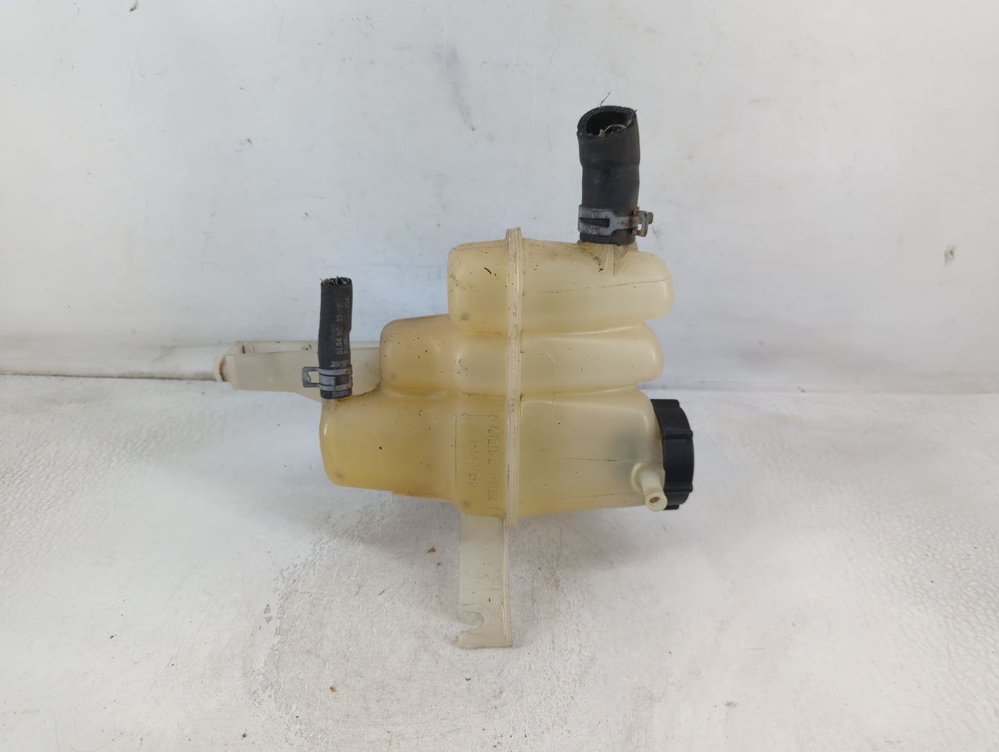 2001-2012 Ford Escape Radiator Coolant Overflow Expansion Tank Bottle 789179 - Oemusedautoparts1.com