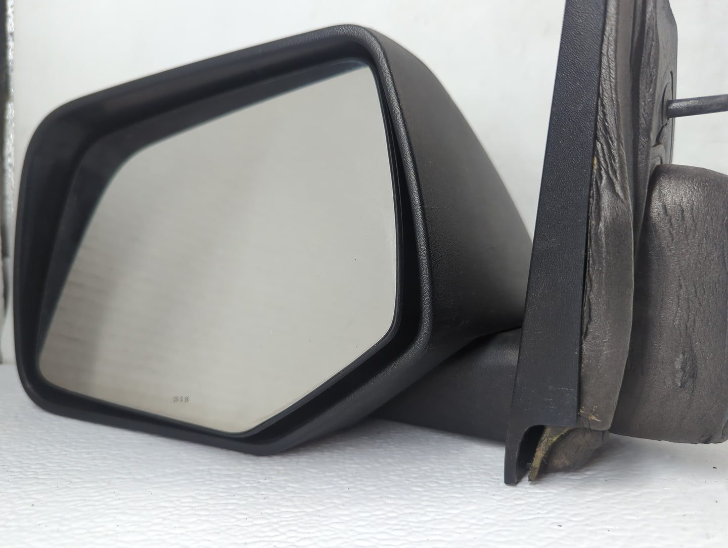 2008-2009 Ford Escape Driver Side View Mirror - Left Door Mirror OEM Used - Oemusedautoparts1.com