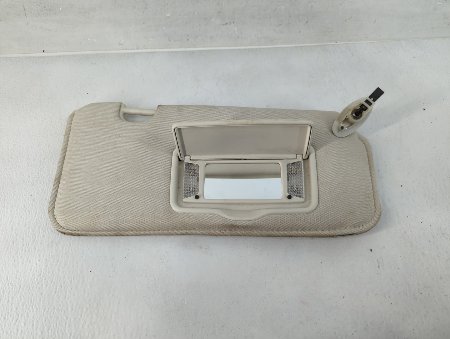 2008-2009 Ford Escape Sun Visor Shade Replacement Passenger Right Mirror Fits Fits 2008 2009 OEM Used Auto Parts - Oemusedau