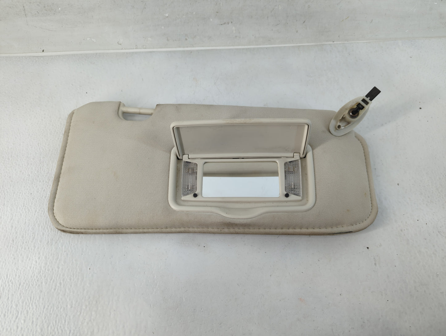 2008-2009 Ford Escape Sun Visor Shade Replacement Passenger Right Mirror Fits Fits 2008 2009 OEM Used Auto Parts - Oemusedau