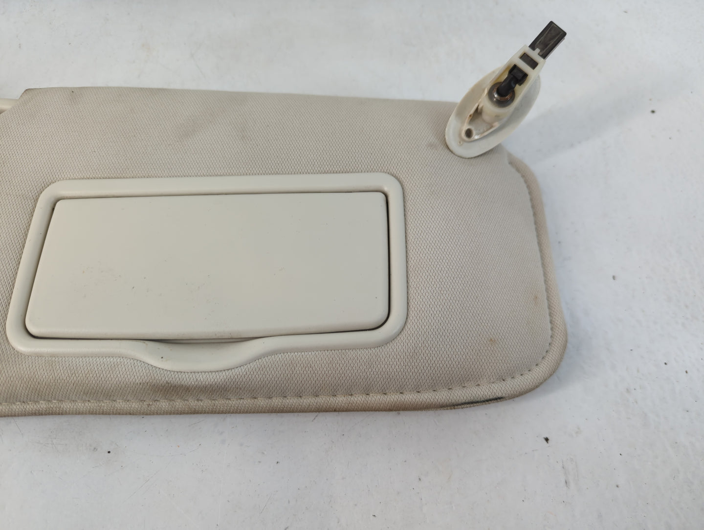 2008-2009 Ford Escape Sun Visor Shade Replacement Passenger Right Mirror Fits Fits 2008 2009 OEM Used Auto Parts - Oemusedau