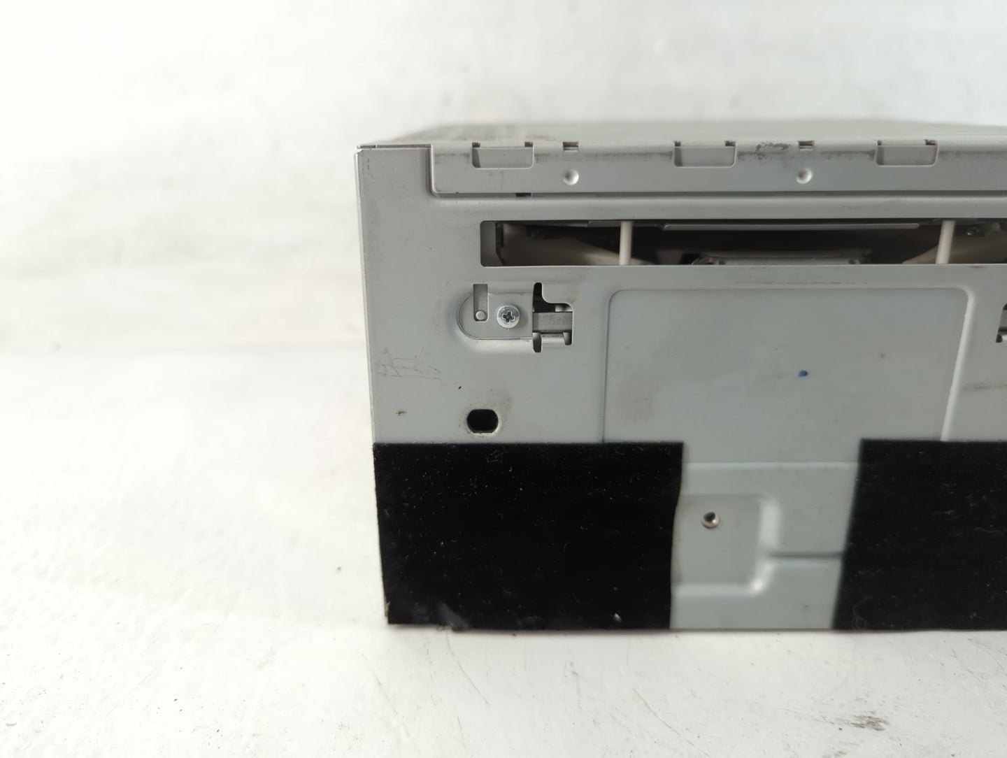 2009 Ford Escape Radio AM FM Cd Player Receiver Replacement P/N:9L8T-19C107-AB Fits OEM Used Auto Parts - Oemusedautoparts1.