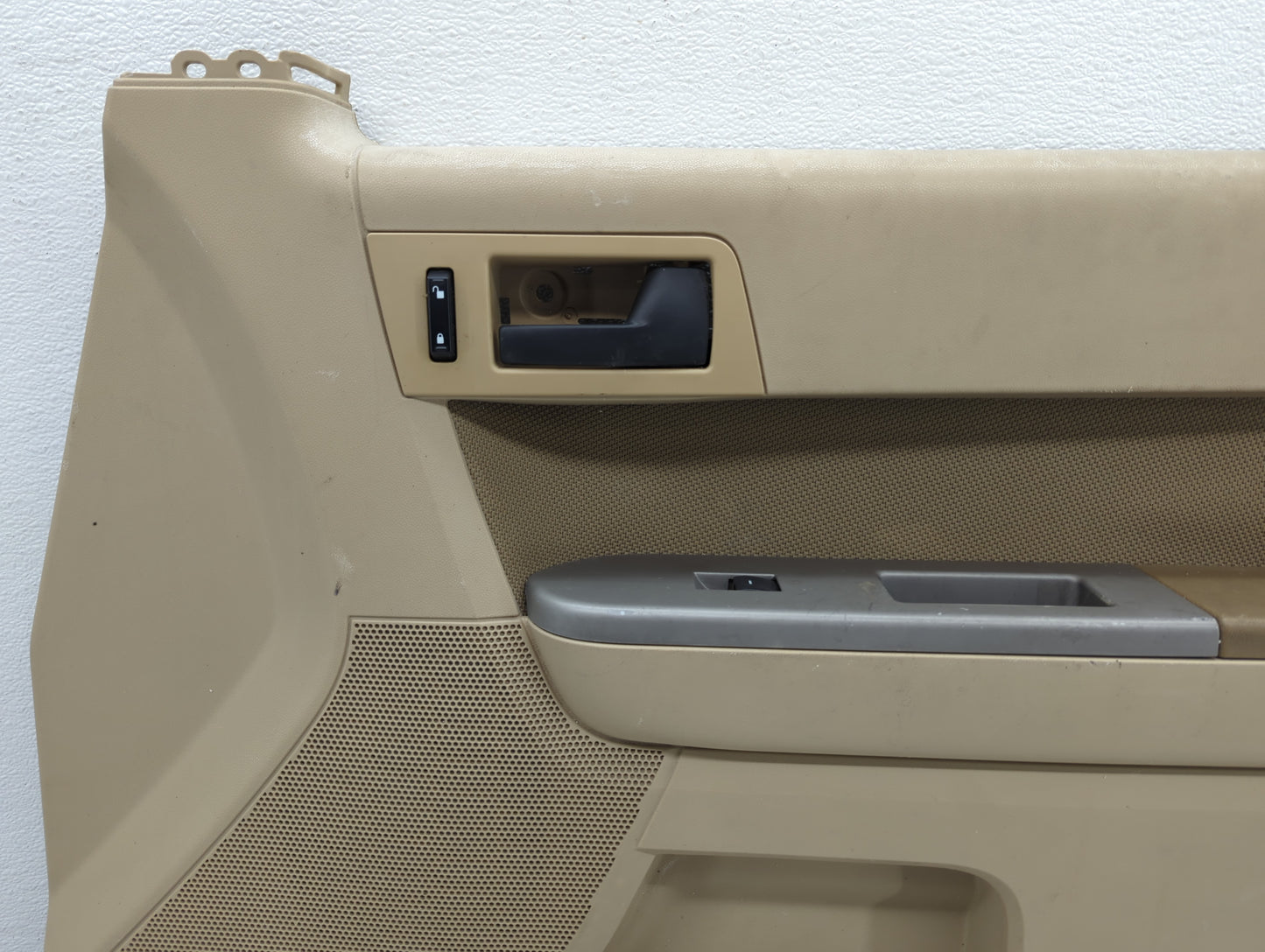 2009 Ford Escape Front Right Passenger Interior Door Panel Trim - Oemusedautoparts1.com