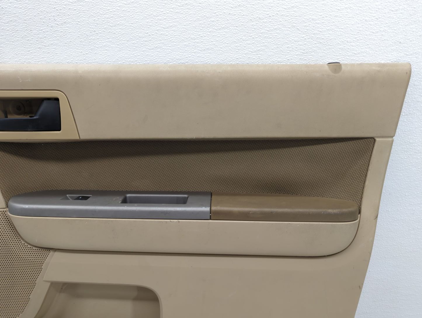 2009 Ford Escape Front Right Passenger Interior Door Panel Trim - Oemusedautoparts1.com