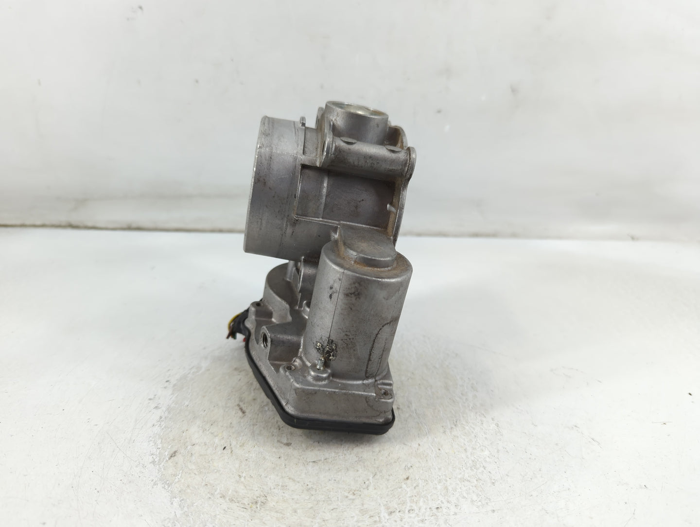 2009-2012 Ford Escape Throttle Body P/N:DS7E-9F991-AJ Fits Fits 2009 2010 2011 2012 OEM Used Auto Parts - Oemusedautoparts1.