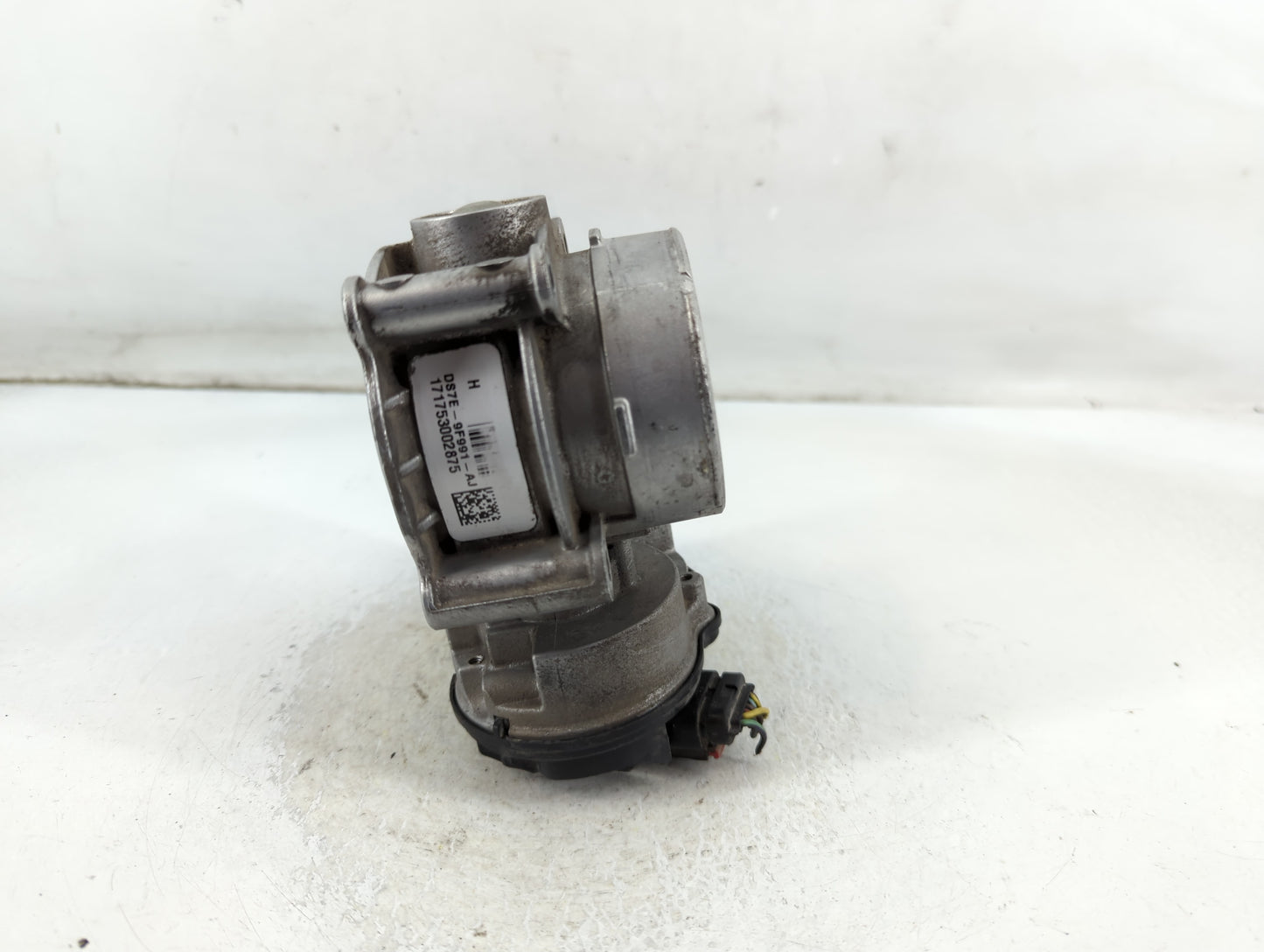 2009-2012 Ford Escape Throttle Body P/N:DS7E-9F991-AJ Fits Fits 2009 2010 2011 2012 OEM Used Auto Parts - Oemusedautoparts1.