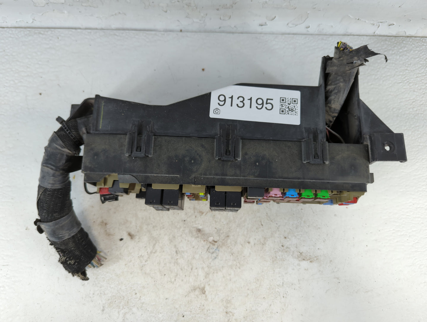 2009 Ford Escape Fusebox Fuse Box Panel Relay Module P/N:9L8T-14A003-BB Fits OEM Used Auto Parts - Oemusedautoparts1.com