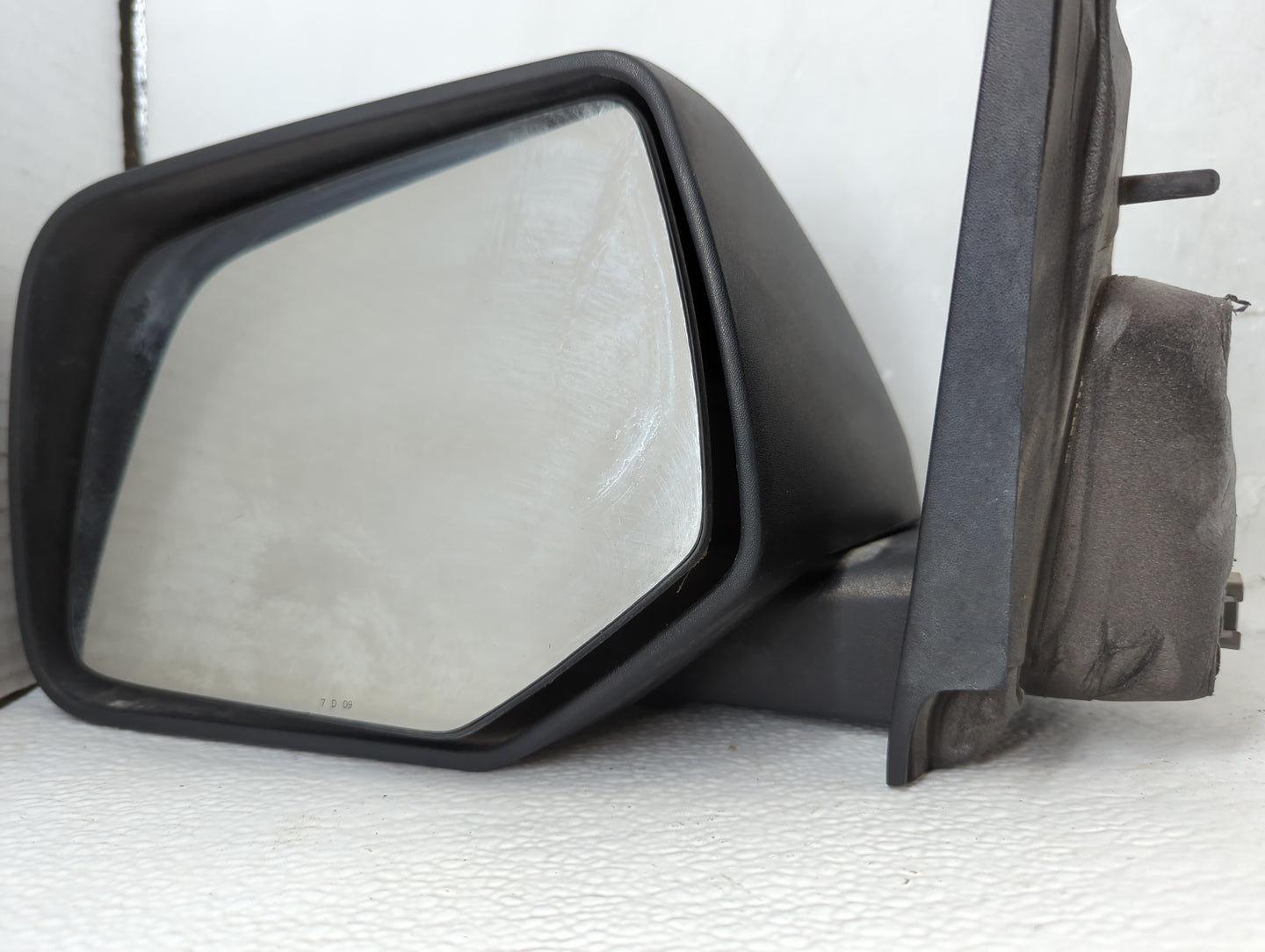 2008-2009 Ford Escape Driver Side View Mirror - Left Door Mirror OEM Used - Oemusedautoparts1.com