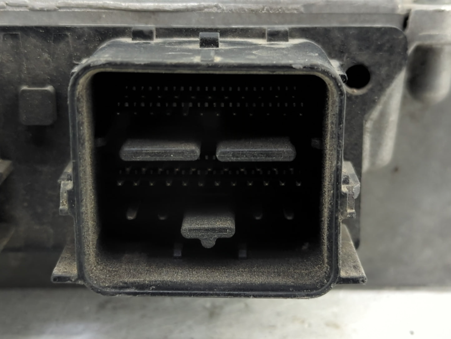 2009 Ford Expedition PCM Engine Control Computer ECU ECM PCU OEM P/N:9L1A-12A650-GC 0 261 S05 102 Fits OEM Used Auto Parts -