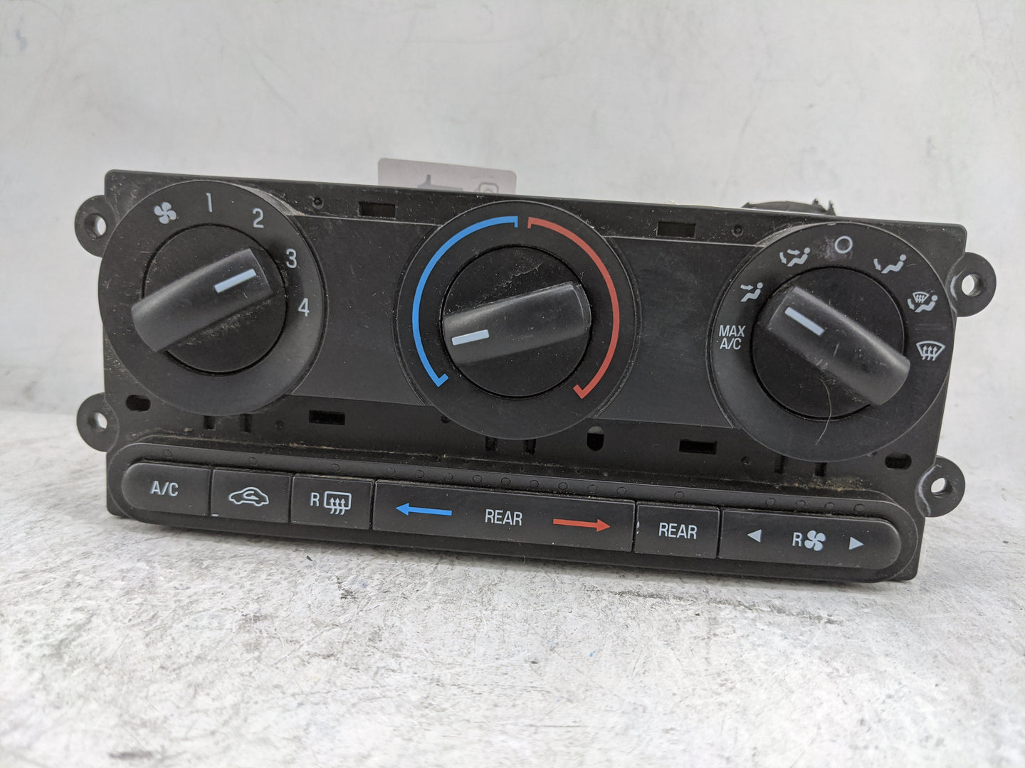 2009 Ford Expedition Climate Control Module Temperature AC/Heater Replacement P/N:AL14-19980-BB Fits OEM Used Auto Parts - O
