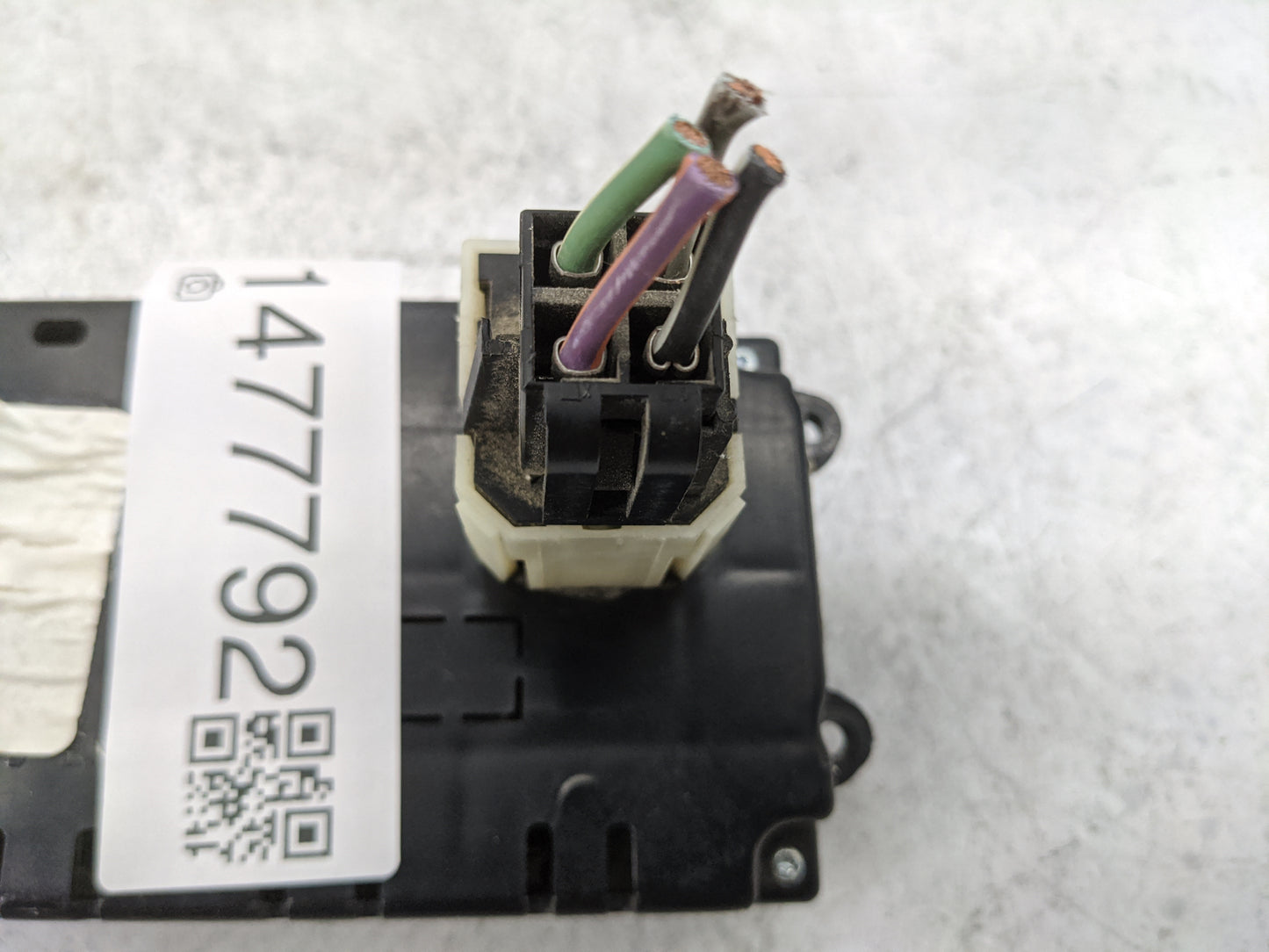 2009 Ford Expedition Climate Control Module Temperature AC/Heater Replacement P/N:AL14-19980-BB Fits OEM Used Auto Parts - O