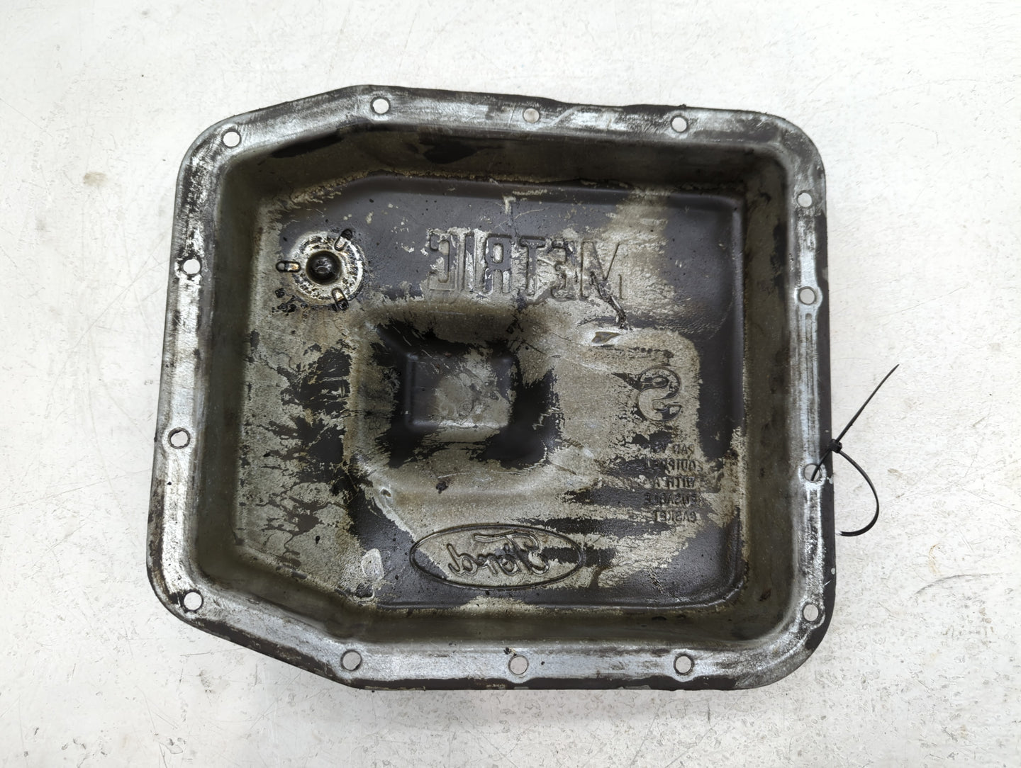 2009-2014 Ford Expedition Engine Oil Pan Fits Fits 2009 2010 2011 2012 2013 2014 OEM Used Auto Parts - Oemusedautoparts1.com