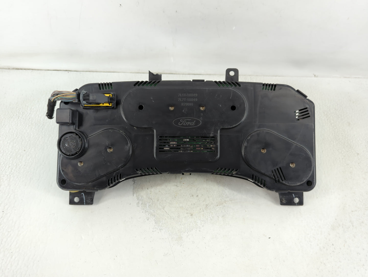 2009 Ford Expedition Instrument Cluster Speedometer Gauges P/N:R79DH 7L1T-10849 Fits OEM Used Auto Parts - Oemusedautoparts1