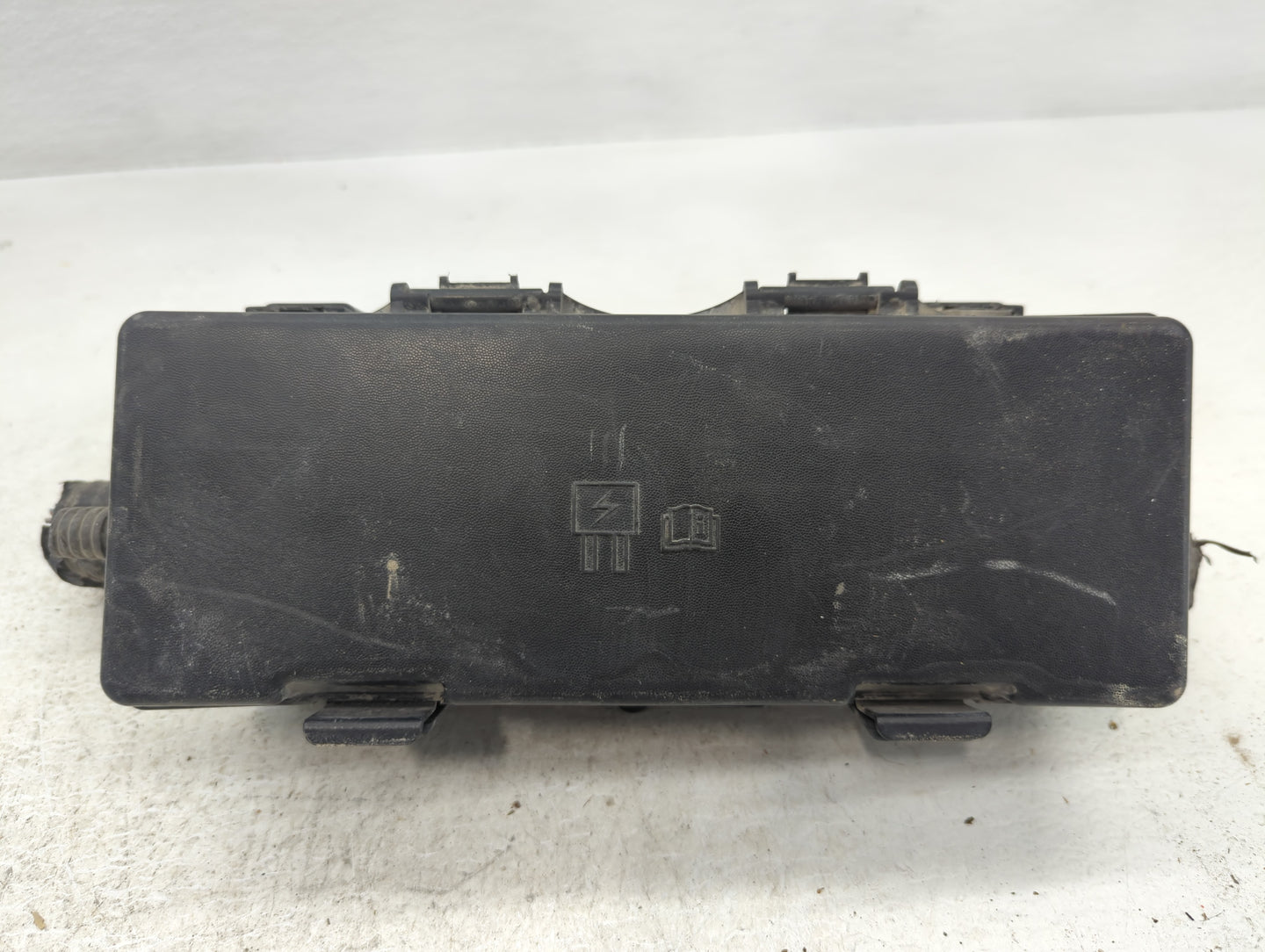 2009-2014 Ford Expedition Fusebox Fuse Box Panel Relay Module P/N:9L1T-14A003-AA Fits Fits 2009 2010 2011 2012 2013 2014 OEM