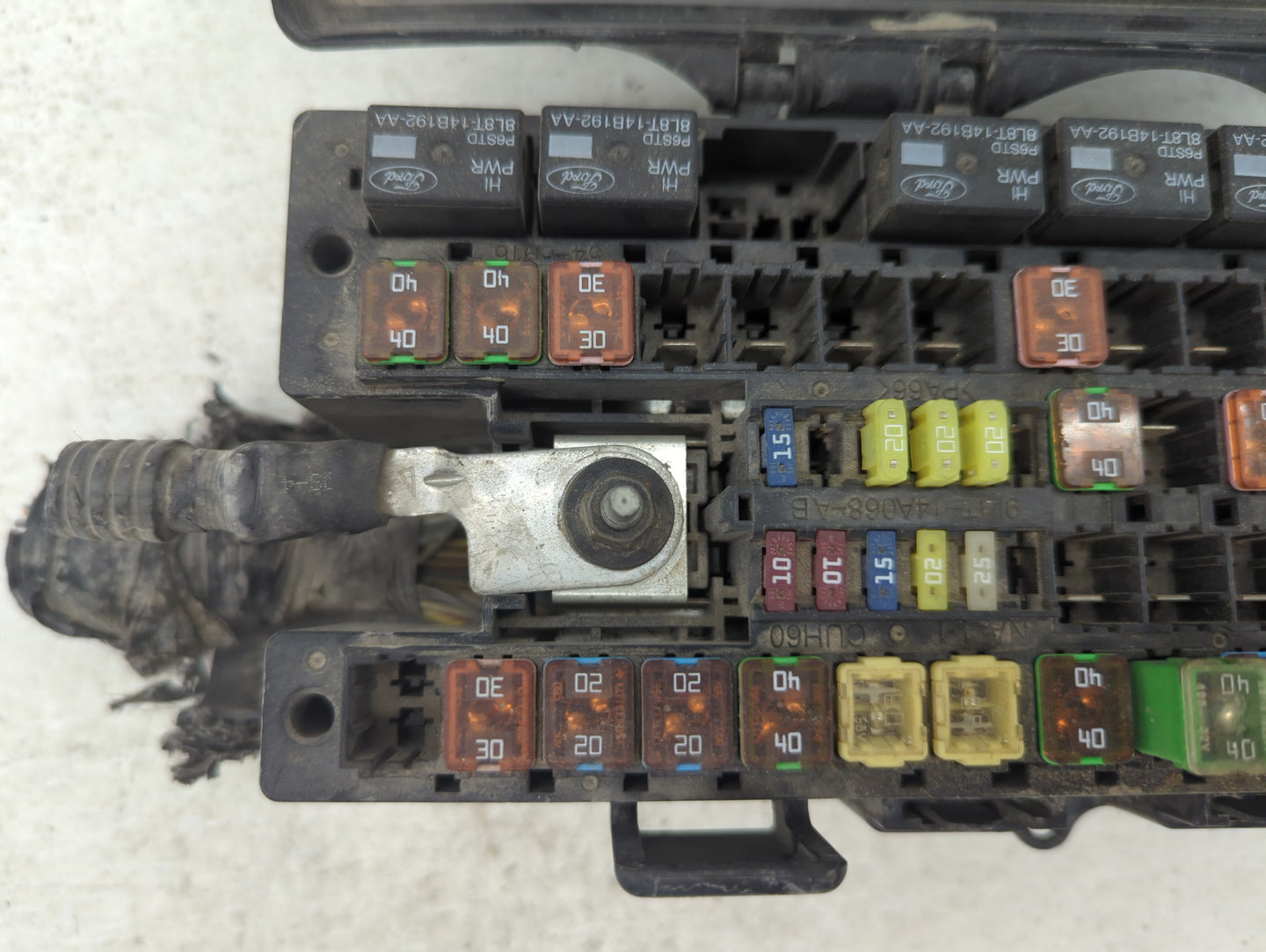 2009-2014 Ford Expedition Fusebox Fuse Box Panel Relay Module P/N:9L1T-14A003-AA Fits Fits 2009 2010 2011 2012 2013 2014 OEM