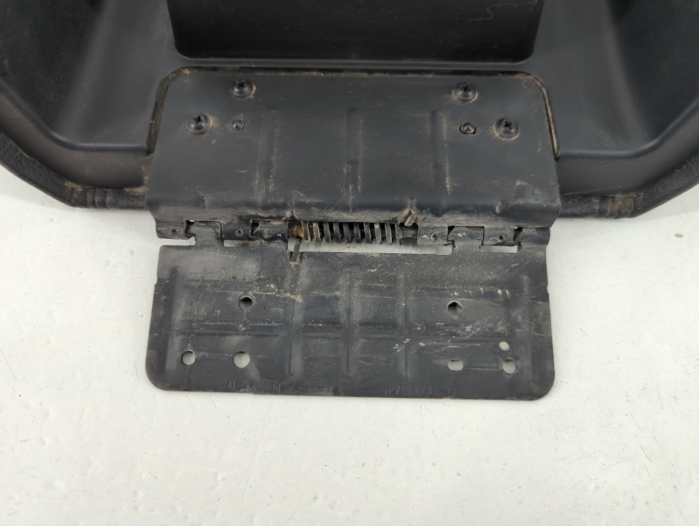 2009-2010 Ford Expedition Center Console Armrest Cover Lid P/N:VP7L1X780614 74 Fits Fits 2009 2010 OEM Used Auto Parts - Oem